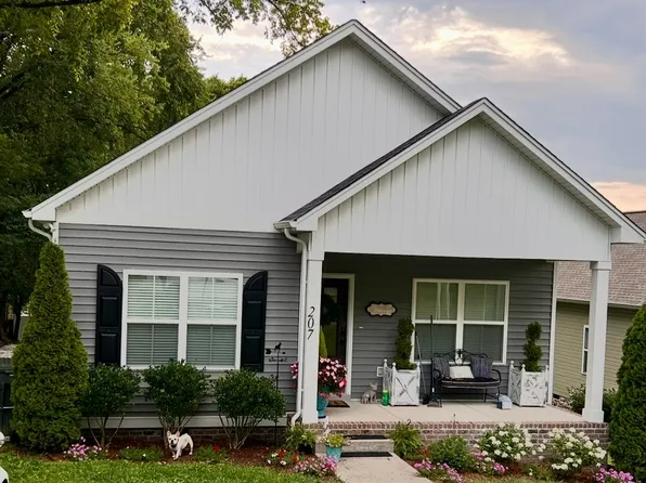 207 N Walnut St, Springfield, TN 37172