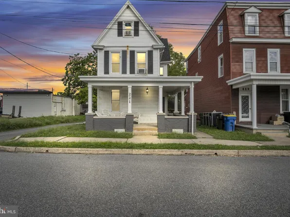 221 7th St, New Cumberland, PA 17070