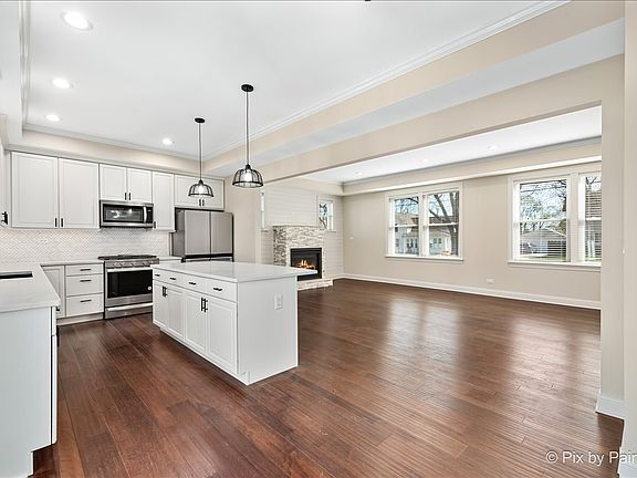 4th image of 11113 S Myrtle St