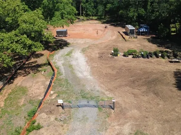 2304 Whites Mill Rd, Decatur, GA 30032