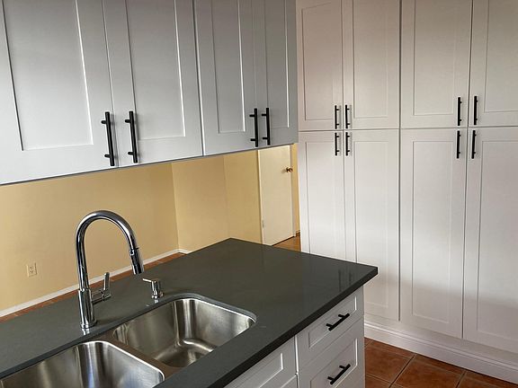 3rd image of 515 E Cedar Ave APT B