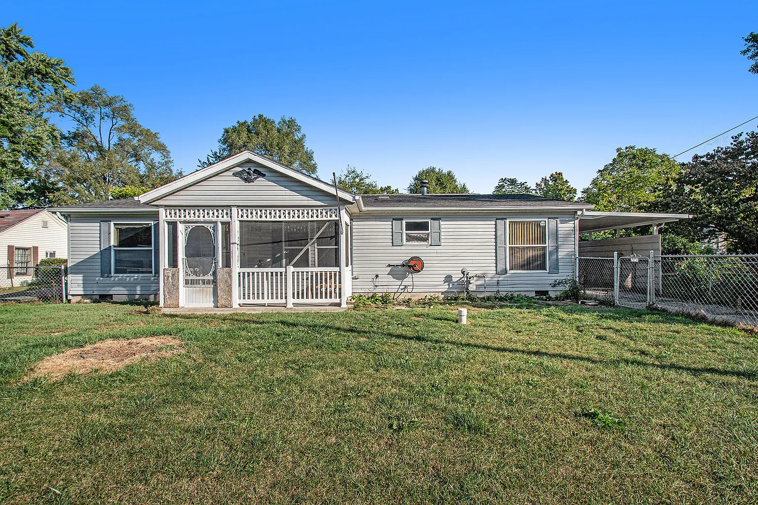 255 Owens St photo 1