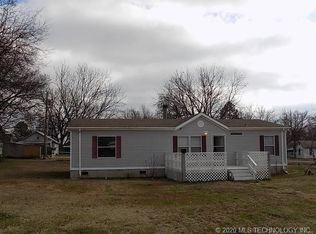 624 S Oak St, Holdenville, OK 74848