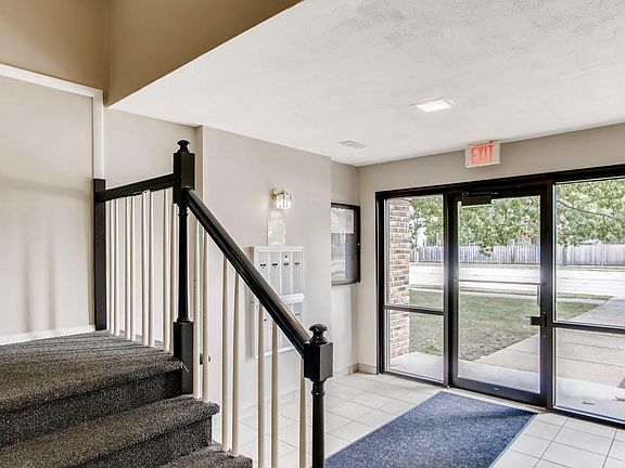 4th image of 2632 N Windsor Dr Unit 202