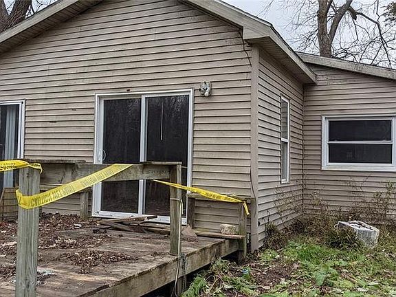 3rd image of 404 W Water St