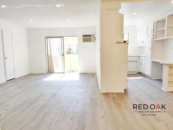 3rd image of 7720 Hampton Ave APT 209