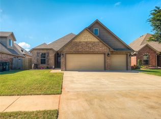 11928 SW 18th St, Yukon, OK 73099