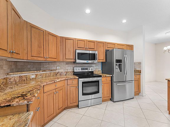 4th image of 10937 Royal Carribean Circle