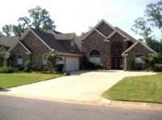 120 Marseille Dr, Maumelle, AR 72113
