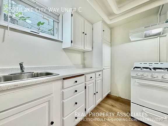 4th image of 7527 Lake City Way NE #C