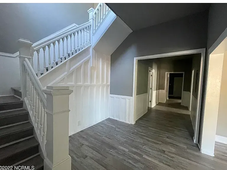 624 Arlington St — Photo 3