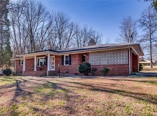 500 Fleer Rd, Thomasville, NC 27360