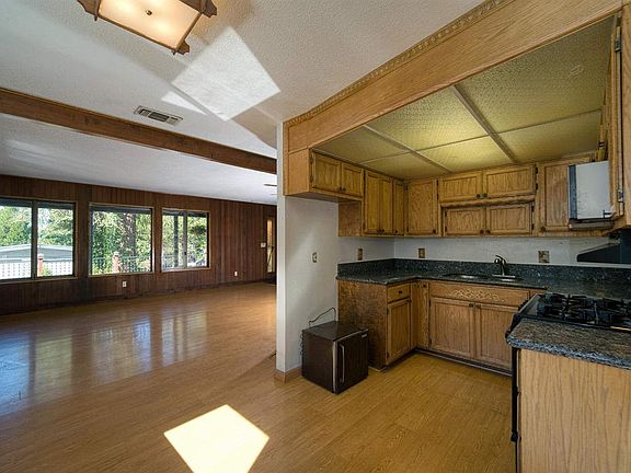 3rd image of 3665 Lake Almanor Dr