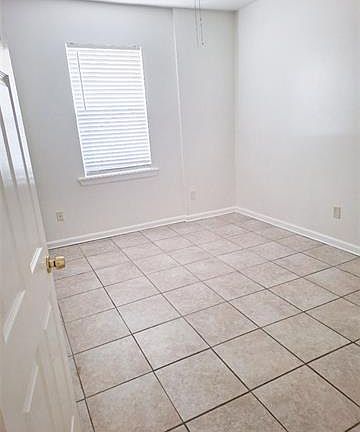 5th image of 4237 General Pershing St