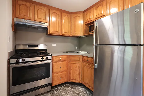 Rented by Douglas Elliman | media 22