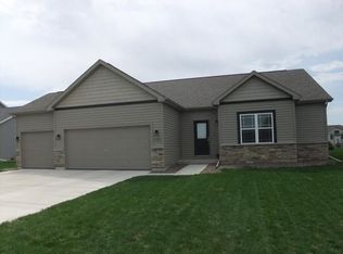 1316 Crossing Ridge Trl, Sun Prairie, WI 53590
