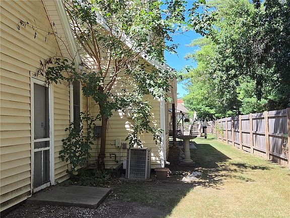 3rd image of 4506 W 90th St