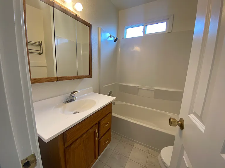 735 Kittitas St — Photo 7