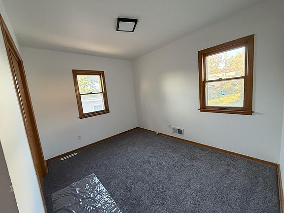 4th image of 2937 S Coral St