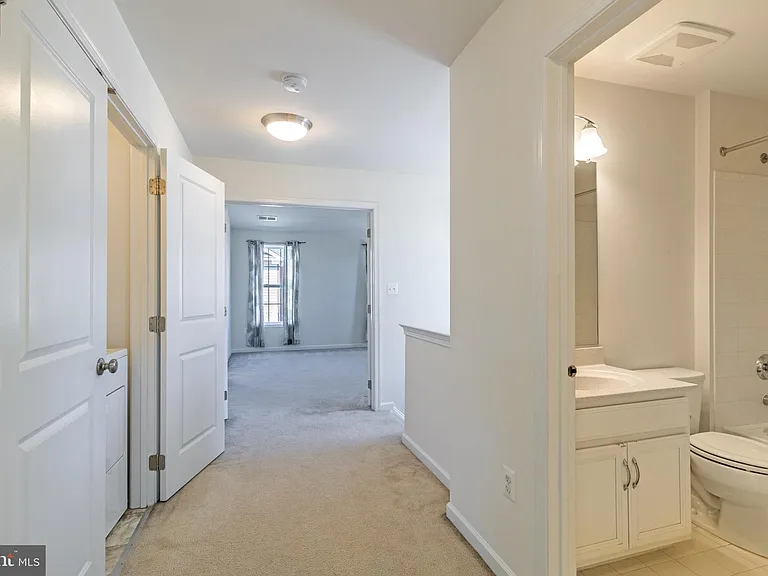23409 Berkeley Meadows Dr — Photo 33