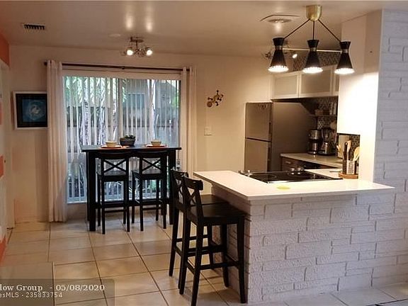 2nd image of 505 NE 23rd St APT 3