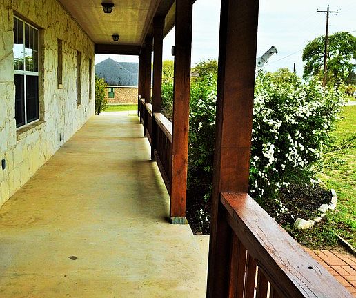 4th image of 1440 Country Hills Dr