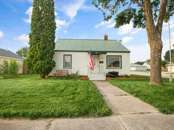 2200 15th Ave, Menominee, MI 49858