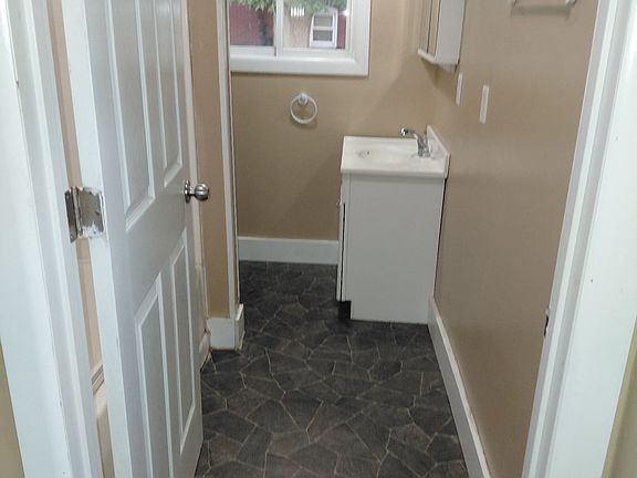 5th image of 120 W Maple Ave