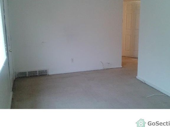 3rd image of 10453 Duke Dr