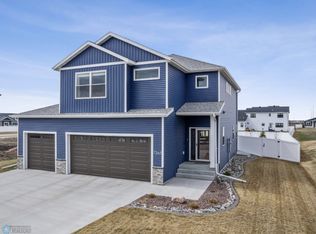 7245 Eagle Pointe Dr S, Fargo, ND 58104