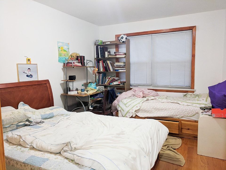 2nd image of 2320 Parsons Blvd Fl 1