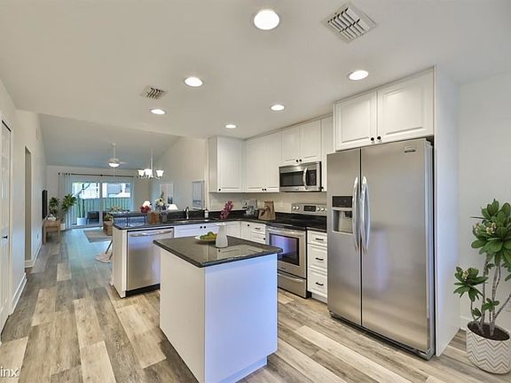 5th image of 2836R Whitehall Dr