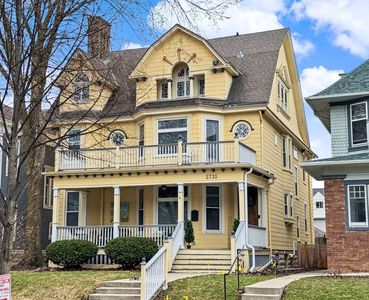2735 N Farwell AVENUE, Milwaukee, WI, 53211