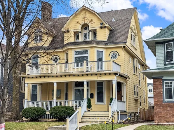 2735 North Farwell AVENUE, Milwaukee, WI 53211