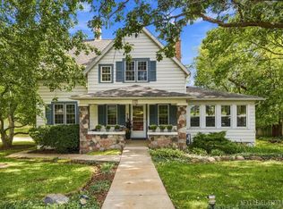 727 N 1st St, Geneva, IL 60134