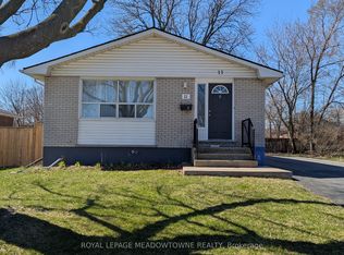 11 Michael Ave, Hamilton, ON L8T 2Y2