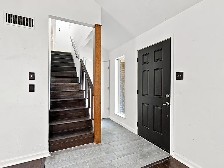8782 Marilyn Dr — Photo 3