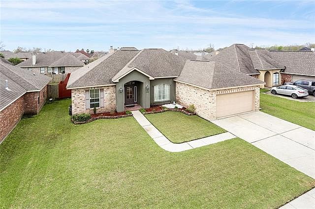 1st image of 204 Liza Ct