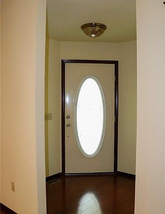 3rd image of 107 Woodlou Ln