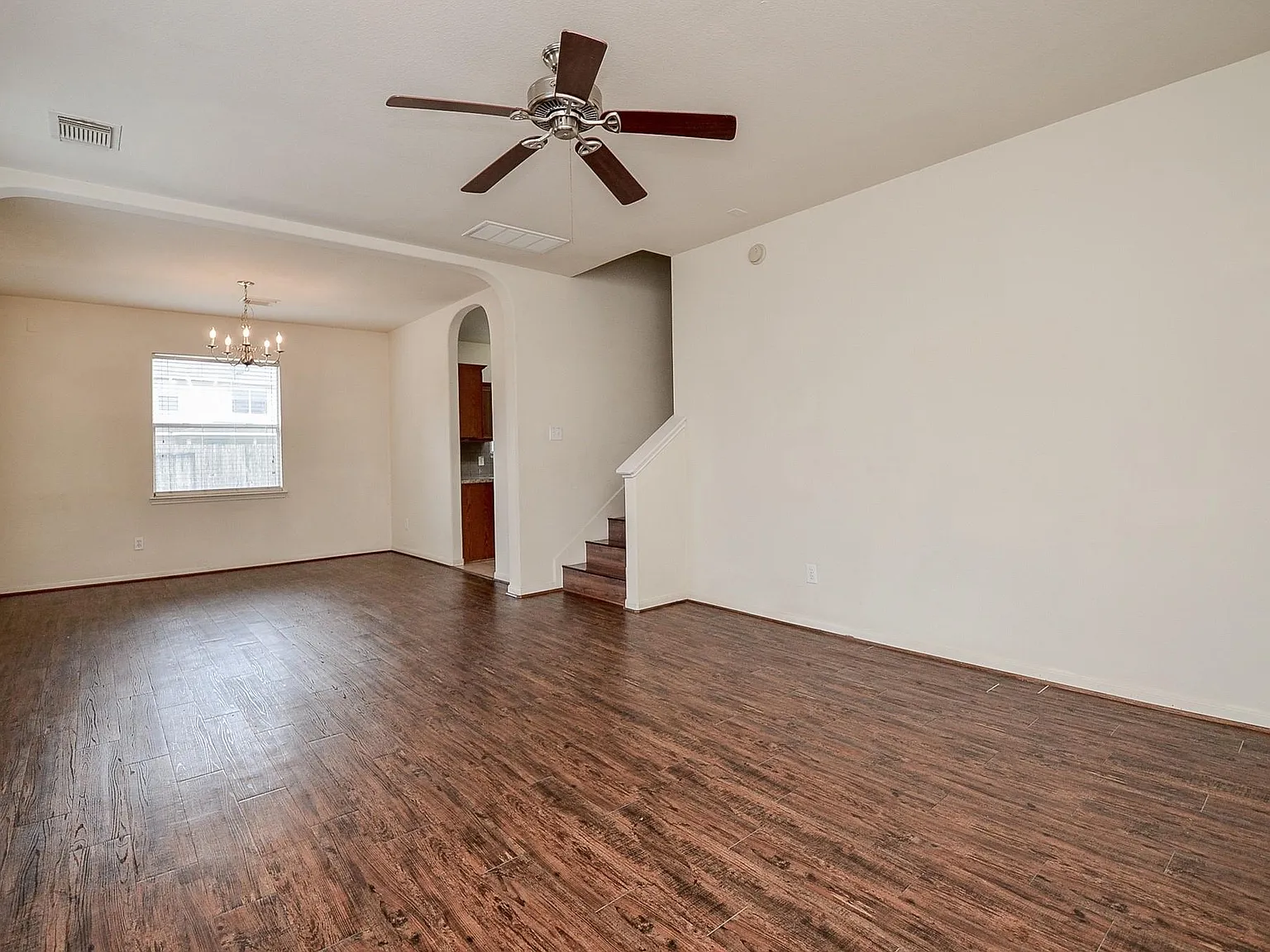 3 bed, 2.5 bath, 1796 sqft, $1,900 — Photo 1