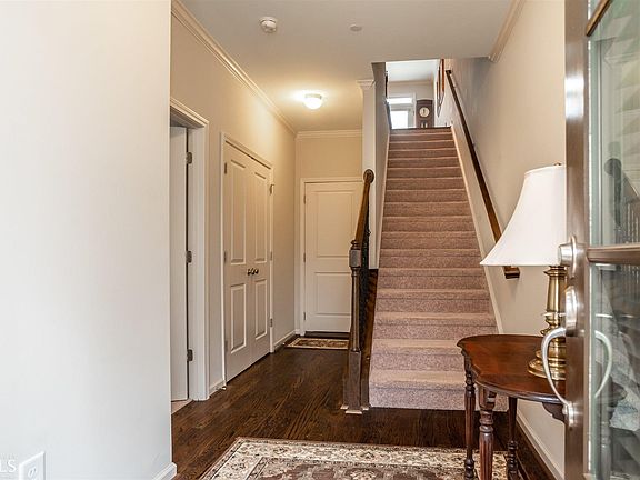 3rd image of 1363 Hawthorne Ave SE #17