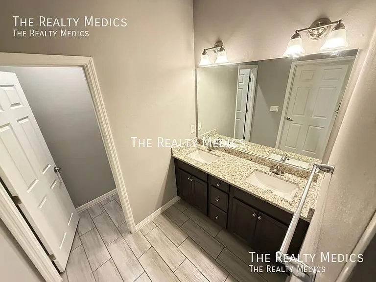 491 Ixora Ave NW — Photo 10