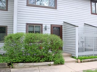 231 W Eagle Lake Dr, Maple Grove, MN 55369