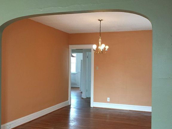 4th image of 4563 Shenandoah Ave