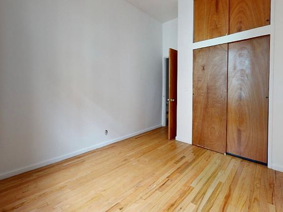 5th image of 233 E 81st St #3DD