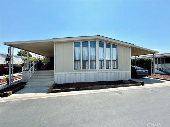 307 S Smith Ave TRLR 64, Corona, CA 92882