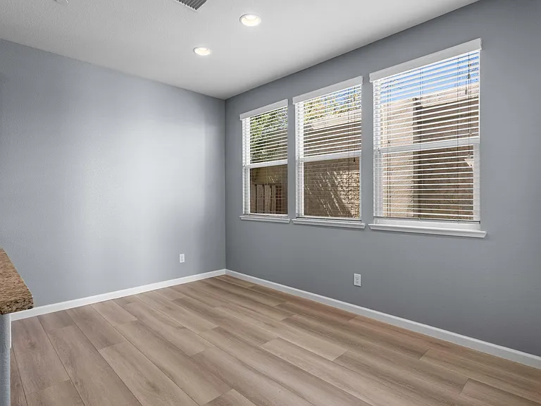 306 Misty Cir — Photo 18