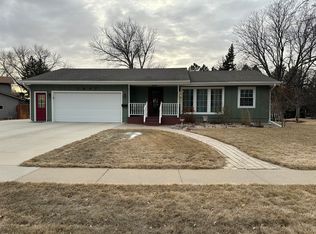 1937 Cardinal Ln, Huron, SD 57350