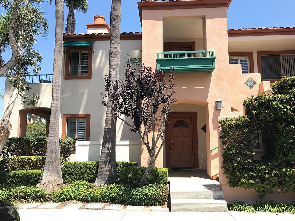 1st image of 304 Villa Point Dr
