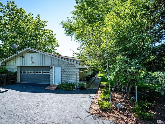 3rd image of 24 Lindenwood Dr